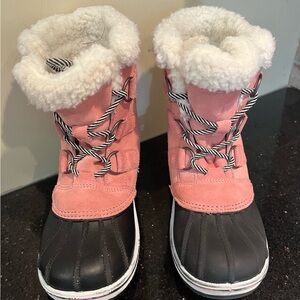 Girls snow boots. Target. Size 13 Kids